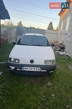 Универсал Volkswagen Passat 1990 в Олевске