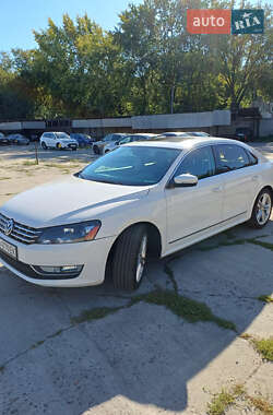 Седан Volkswagen Passat 2014 в Чернігові