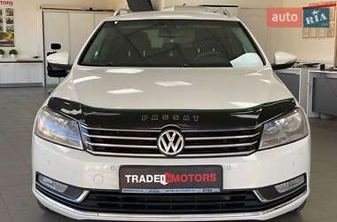 Универсал Volkswagen Passat 2011 в 