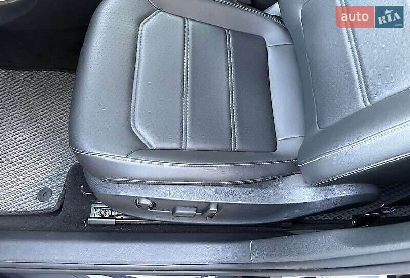 Седан Volkswagen Passat 2020 в Киеве