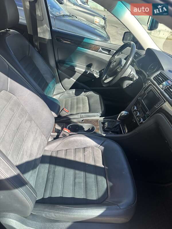 Седан Volkswagen Passat 2014 в Києві