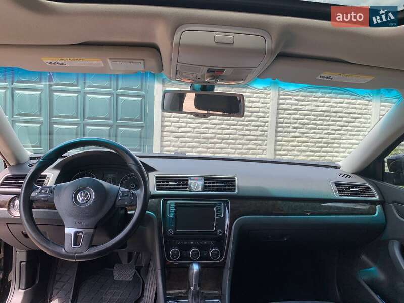 Седан Volkswagen Passat 2014 в Києві