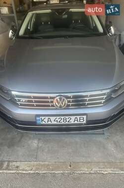 Седан Volkswagen Passat 2018 в Києві