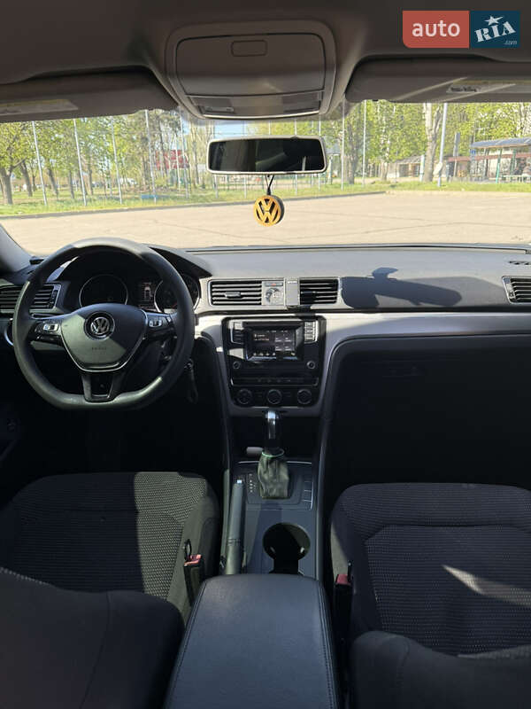 Седан Volkswagen Passat 2015 в Одесі