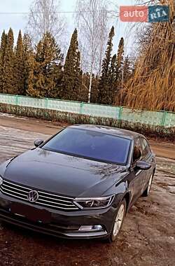 Седан Volkswagen Passat 2017 в Глухові