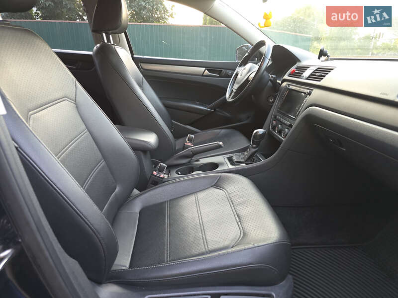 Седан Volkswagen Passat 2015 в Киеве