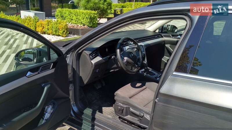 Універсал Volkswagen Passat 2016 в Мукачевому