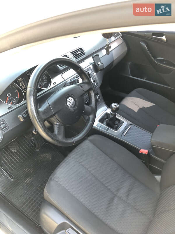 Универсал Volkswagen Passat 2010 в Ивано-Франковске