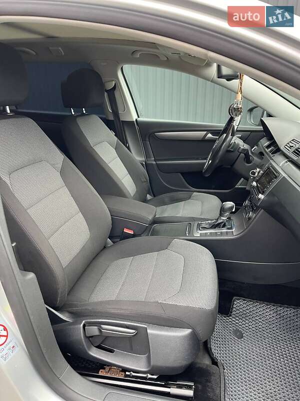 Универсал Volkswagen Passat 2011 в Бродах