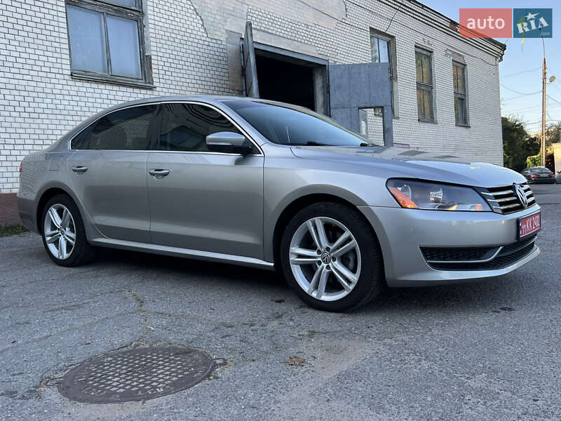 Седан Volkswagen Passat 2014 в Хмельницькому