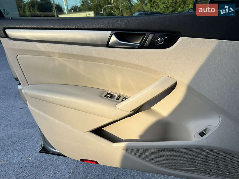 Седан Volkswagen Passat 2014 в Хмельницькому