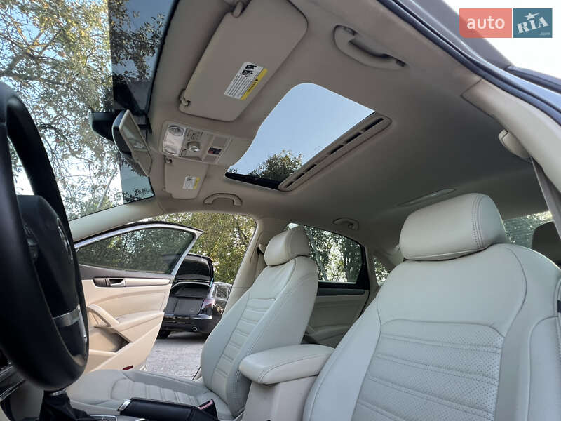 Седан Volkswagen Passat 2014 в Хмельницькому