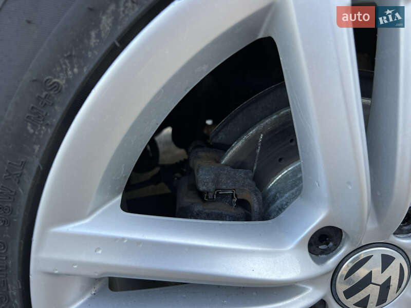 Седан Volkswagen Passat 2014 в Хмельницькому