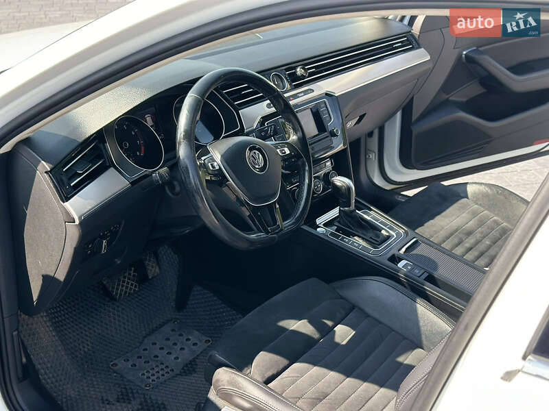 Універсал Volkswagen Passat 2017 в Львові