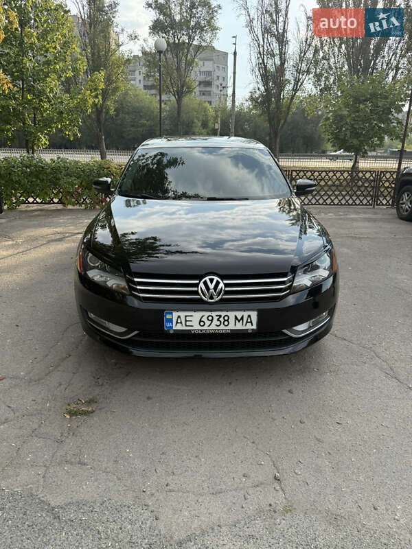 Седан Volkswagen Passat 2013 в Днепре