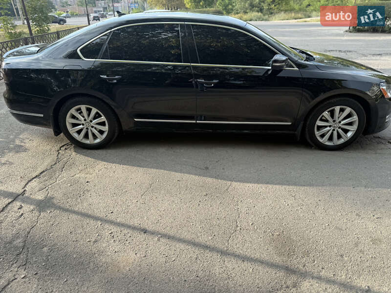 Седан Volkswagen Passat 2013 в Днепре