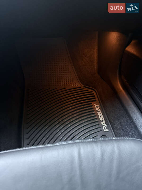 Седан Volkswagen Passat 2013 в Днепре