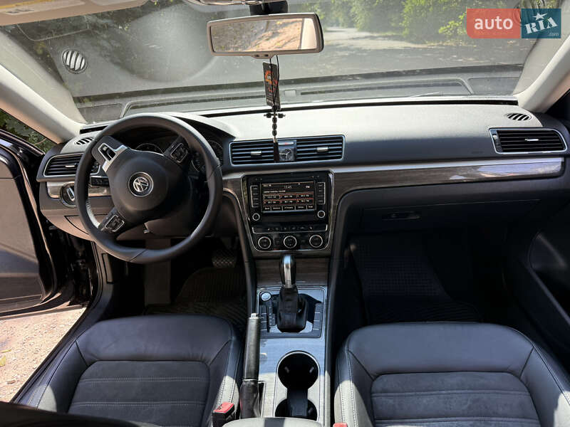Седан Volkswagen Passat 2013 в Днепре