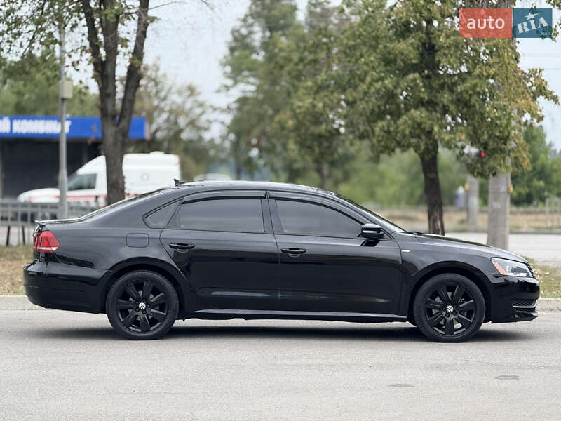 Седан Volkswagen Passat 2014 в Днепре