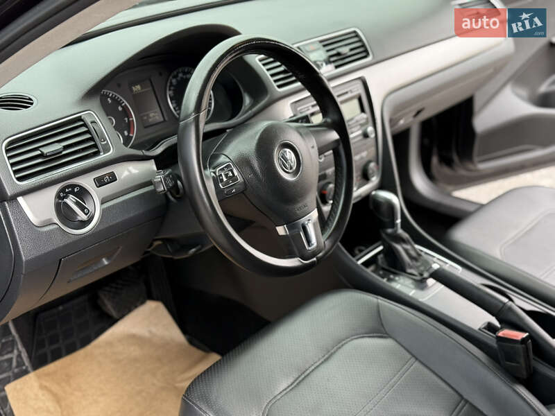 Седан Volkswagen Passat 2014 в Днепре