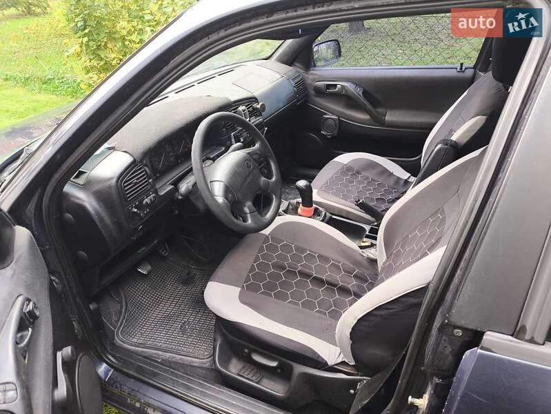 Універсал Volkswagen Passat 1995 в Городку