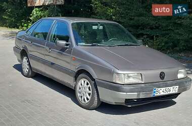 Седан Volkswagen Passat 1992 в Кременці