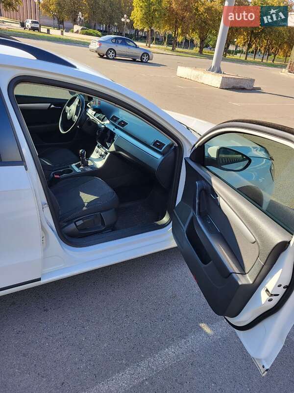 Универсал Volkswagen Passat 2013 в Кривом Роге