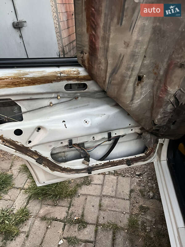 Седан Volkswagen Passat 1989 в Кривому Розі