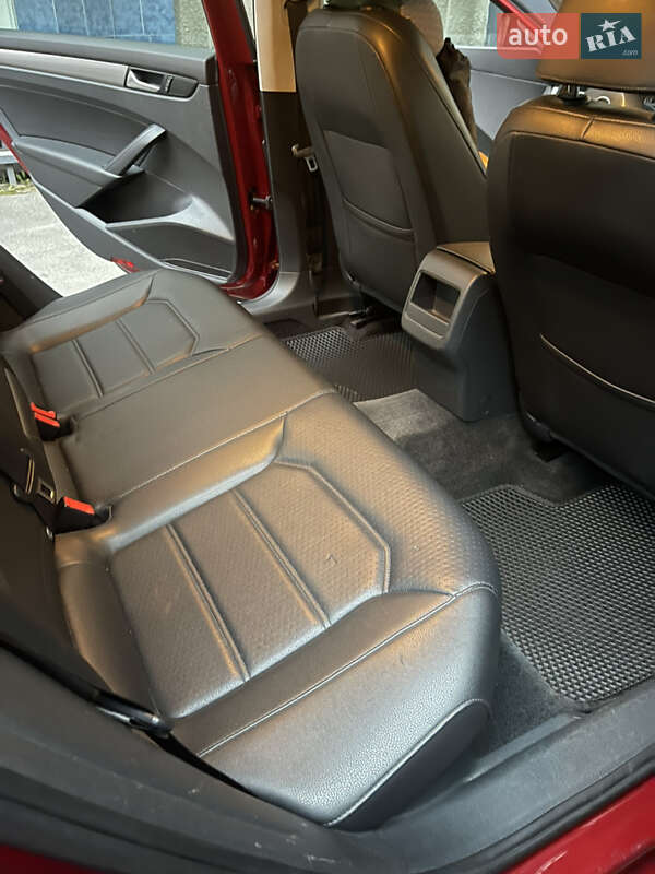 Седан Volkswagen Passat 2015 в Хмельницькому