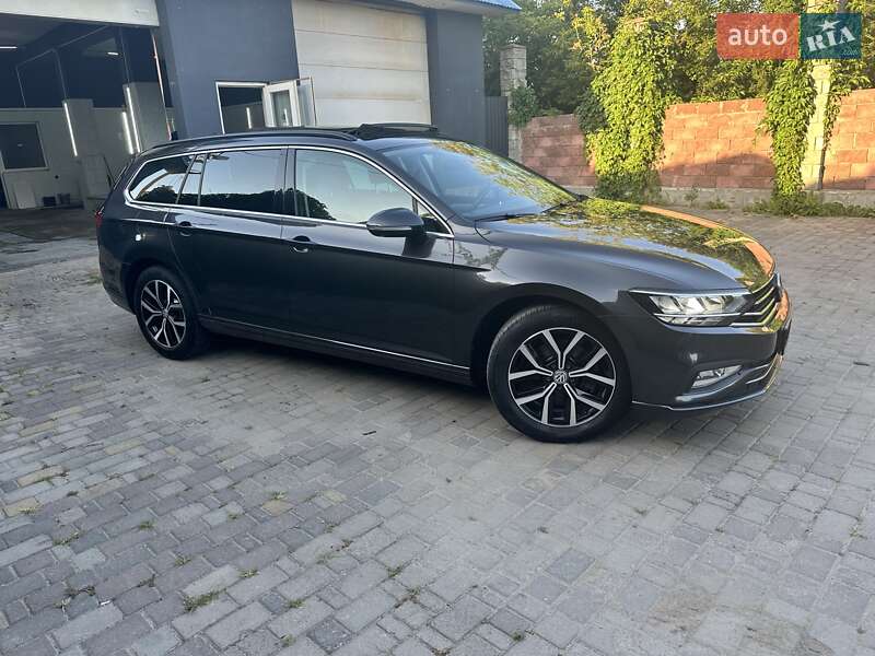 Универсал Volkswagen Passat 2020 в Луцке фото 15 Универсал Volkswagen Passat 2020 в Луцке