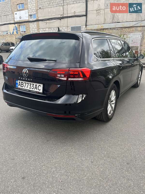 Универсал Volkswagen Passat 2021 в Киеве