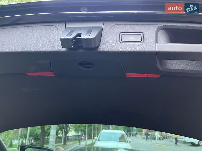 Универсал Volkswagen Passat 2021 в Киеве