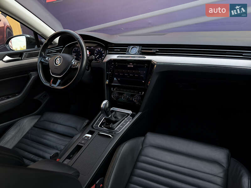 Универсал Volkswagen Passat 2018 в Стрые