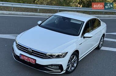 Седан Volkswagen Passat 2021 в Києві