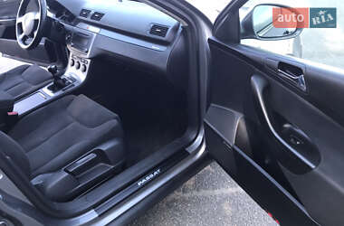 Седан Volkswagen Passat 2006 в  фото 9 Седан Volkswagen Passat 2006 в
