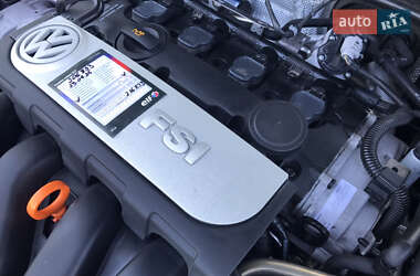 Седан Volkswagen Passat 2006 в  фото 18 Седан Volkswagen Passat 2006 в