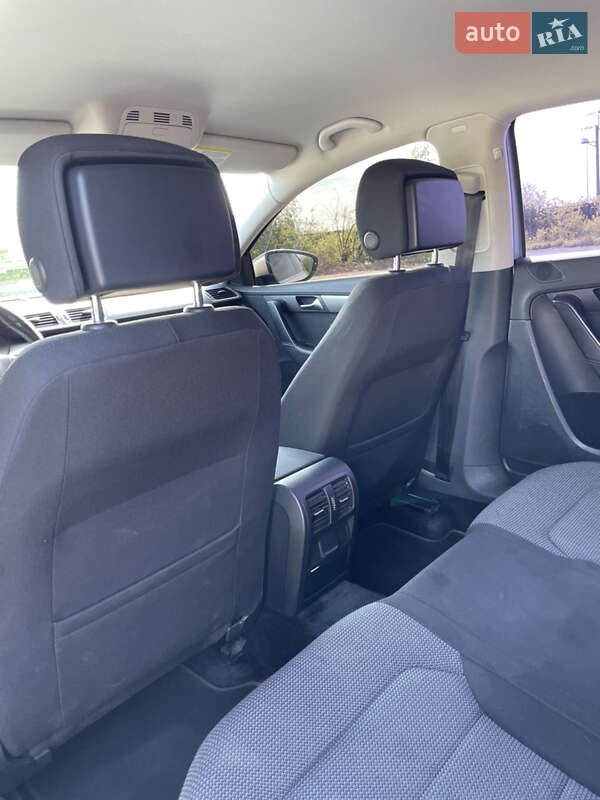 Седан Volkswagen Passat 2012 в Ужгороді