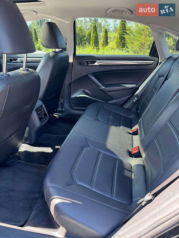 Седан Volkswagen Passat 2017 в Киеве