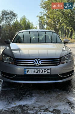 Седан Volkswagen Passat 2012 в Вишгороді
