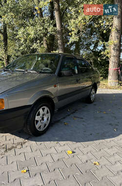Седан Volkswagen Passat 1991 в Чернівцях