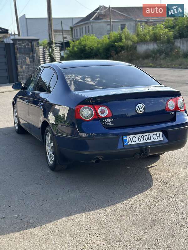 Седан Volkswagen Passat 2005 в Луцке