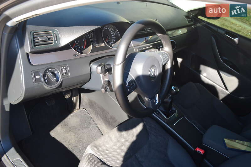 Универсал Volkswagen Passat 2010 в Запорожье