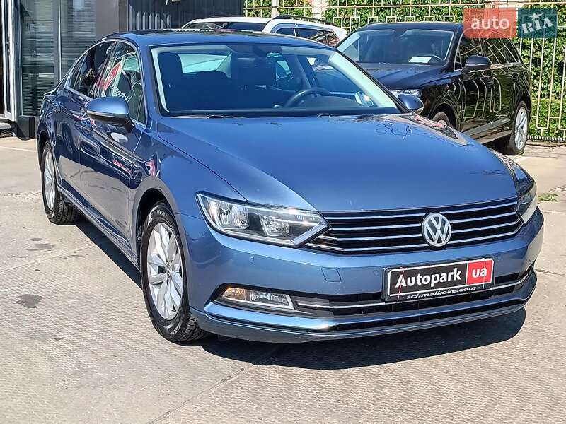 Седан Volkswagen Passat 2015 в Харькове