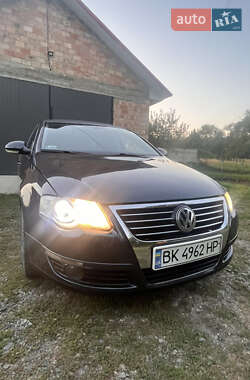Седан Volkswagen Passat 2005 в Глыбокой