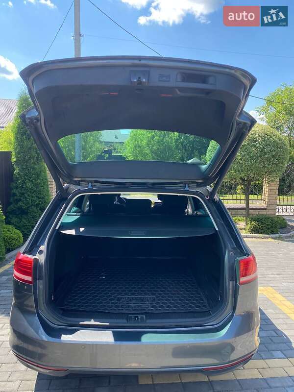 Універсал Volkswagen Passat 2016 в Луцьку