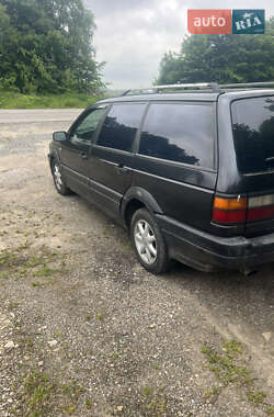 Універсал Volkswagen Passat 1990 в Мостиській