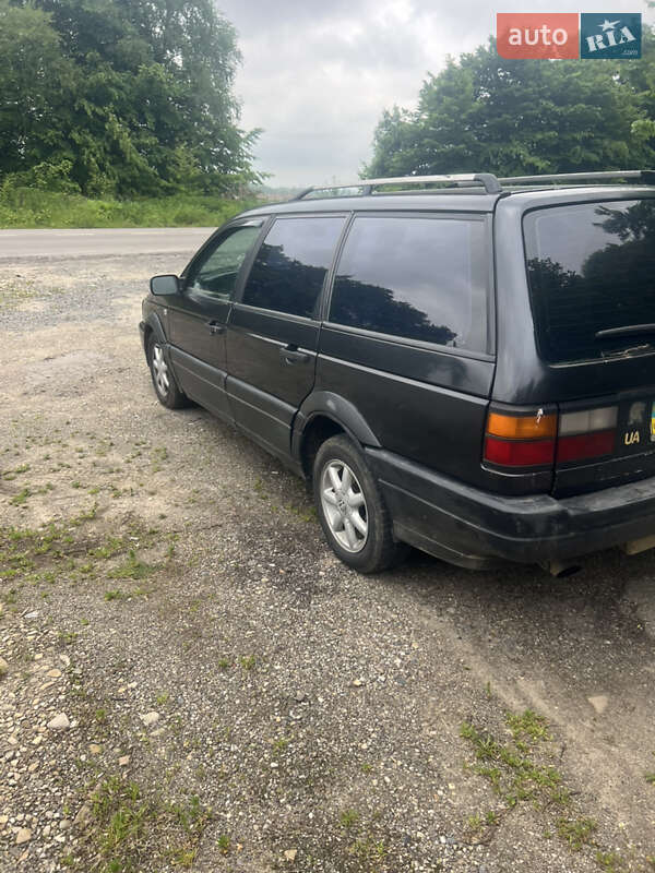 Универсал Volkswagen Passat 1990 в Мостиске