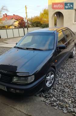 Седан Volkswagen Passat 1994 в Снятині