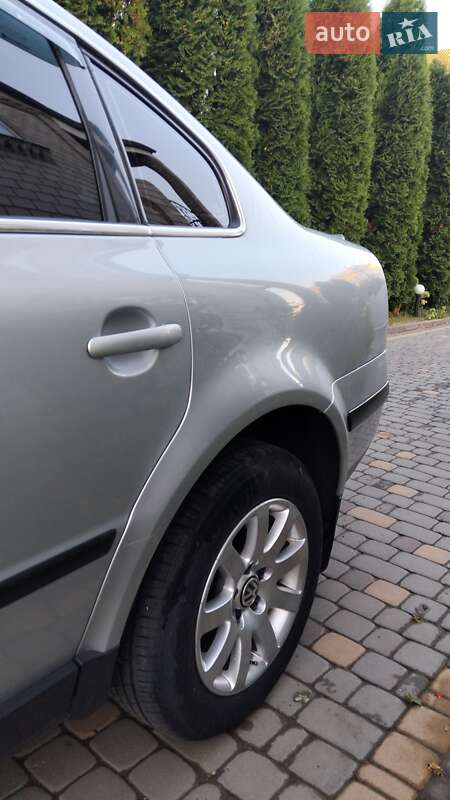 Седан Volkswagen Passat 2001 в Тульчине