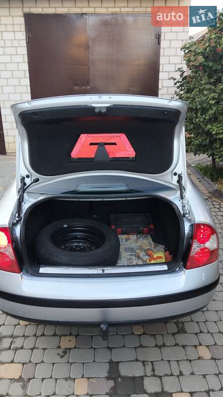 Седан Volkswagen Passat 2001 в Тульчине